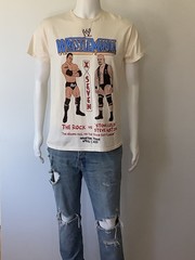 NEW RIPPLE JUNCTION Men’s The Rock vs Stone Cold Wrestlemania Tee Shirt (Size M)