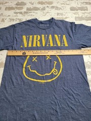 Nirvana Smiley Face Classic Spell Out Blue Yellow T-Shirt Men’s Medium