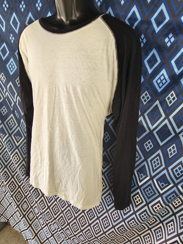 Stafford Tshirt Longsleeve XL Men Black White Length 27″ Chest 48″