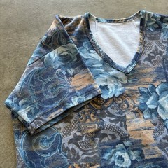 Men’s Blue Beige Floral V-Neck Short Sleeve Regular Fit T-Shirt