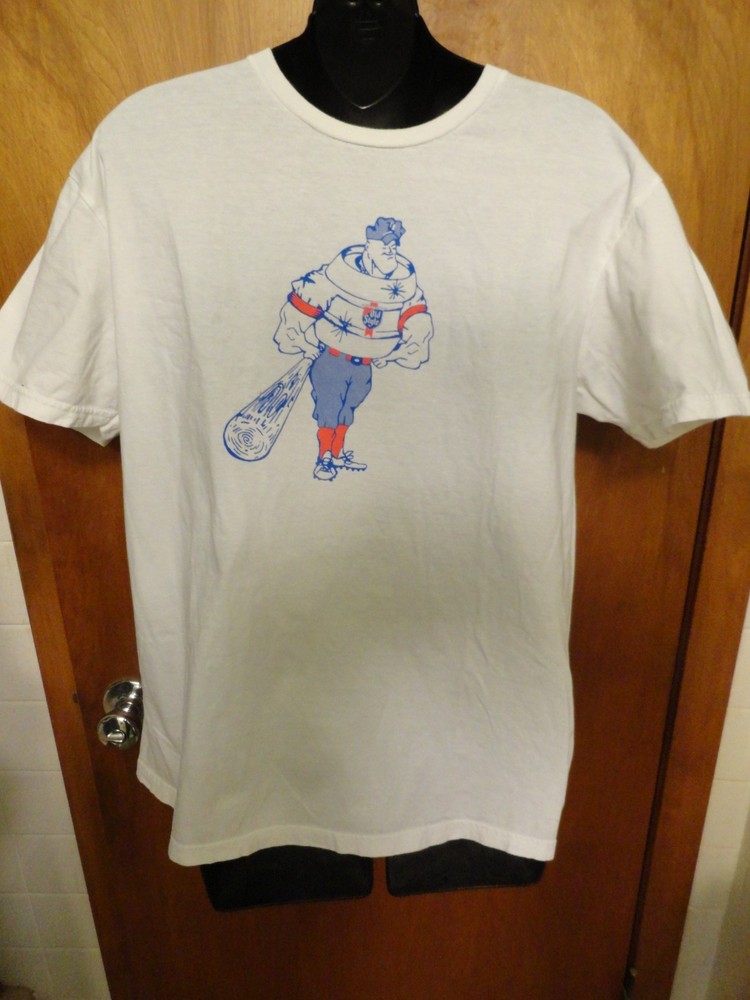 Old Style Beer baseball player kegger large Gildan T-shirt tee shirt L unisex