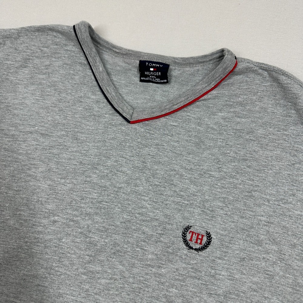 Tommy Hilfiger Challenge V Neck Gray Y2K T-Shirt – Size XXL