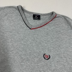 Tommy Hilfiger Challenge V Neck Gray Y2K T-Shirt – Size XXL