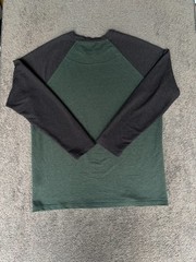 Orvis T-Shirt Men’s Large Green Gray Crew Neck Long Sleeve Classic Pullover