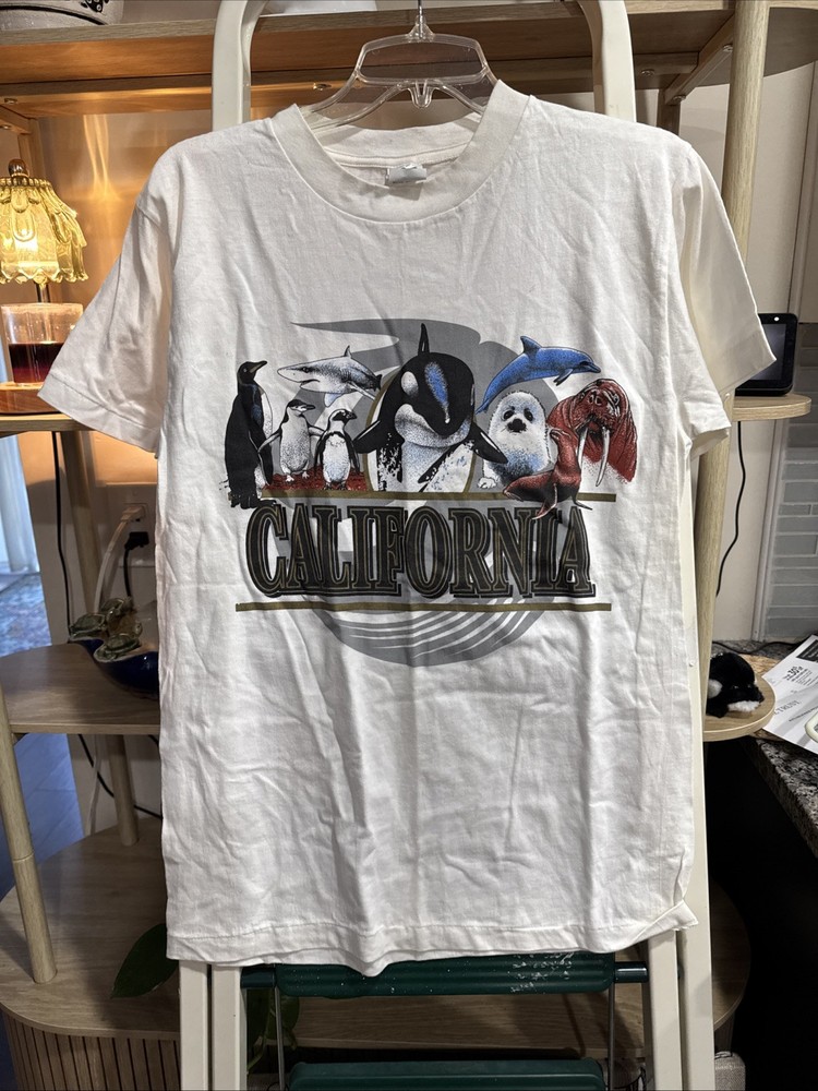 VTG 90s California Tshirt Sea Life, Animals Print Mens Medium Made In USA Read
