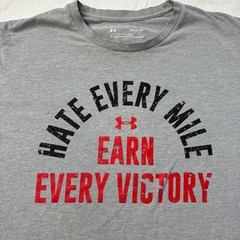 Under Armour Mens Gray Hate Every Mile Earn Every Victory Graphic T-Shirt Small