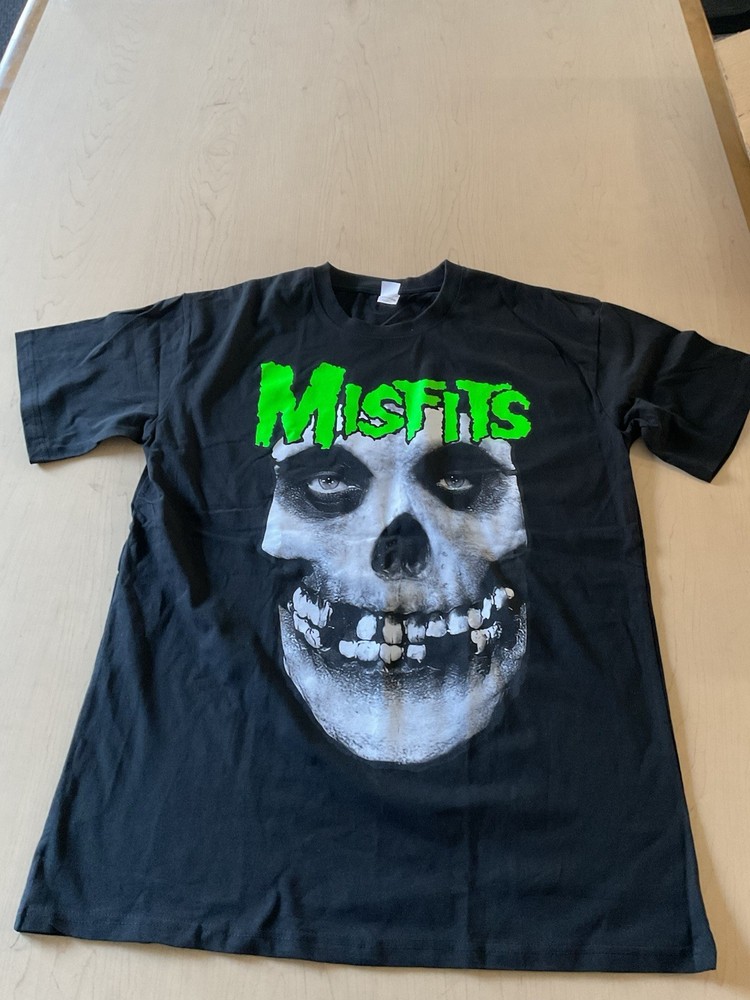 Misfits XL Black Graphic Tshirt