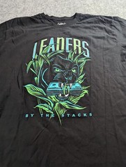 Outrank T-Shirt Men’s L Black Graphic Print Leaders NWT
