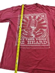 Men’s Small Red 1974 Let Your Voice Be Heard Graphic T-Shirt