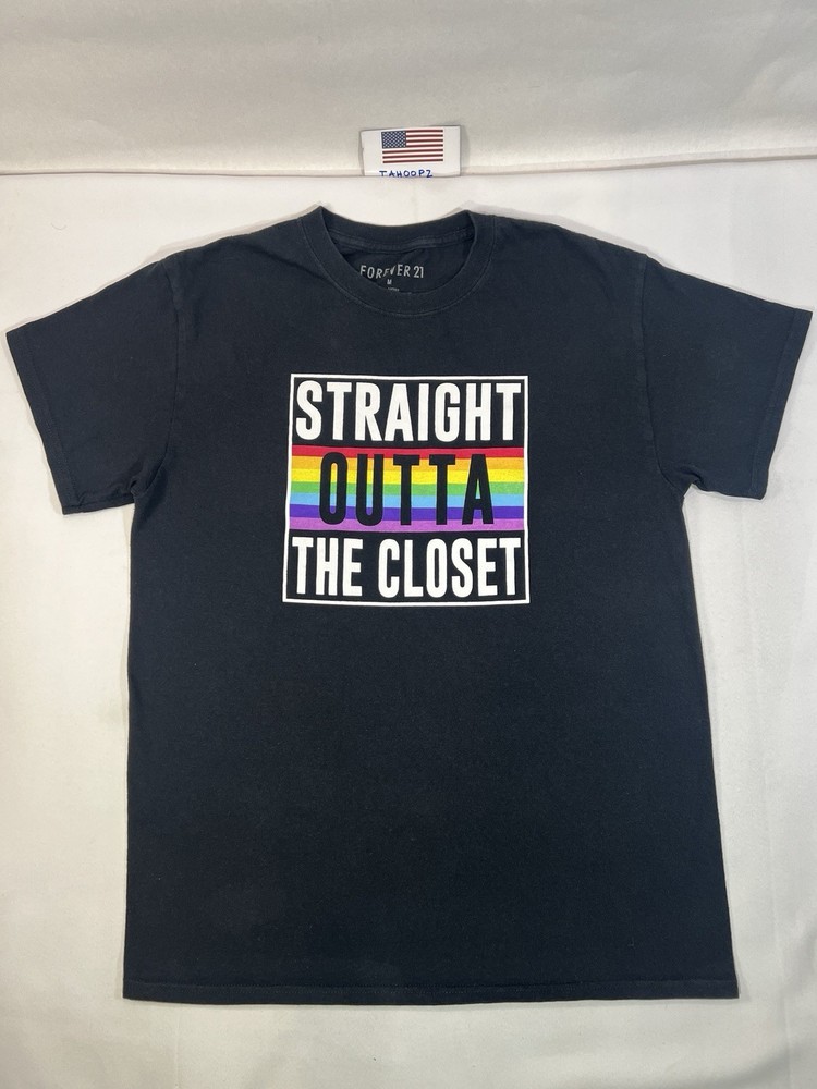 LGBTQA “Straight Outta The Closet” Pride Graphic shirt Unisex Size M Forever 21