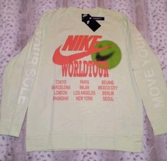 DA0629-383 Mens Nike Sportswear World Tour Long Sleeve Shirt Size Large NWT