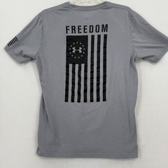 Under Armour Men’s Medium Freedom HeatGear T-Shirt Gray Flag Graphic Loose Fit