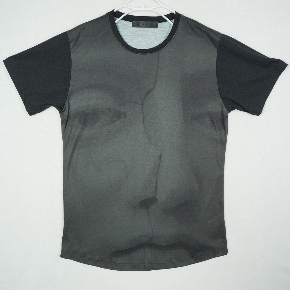 En Noir Mens Avant Grarde Monochromatic T-Shirt Black Made in USA 20×30