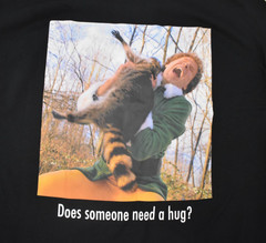 Elf Movie Does Someone Need A Hug Funny Buddy And Raccoon Black Shirt NWT Large