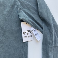 $36 Billabong Men’s Essential Wave Washed Long Sleeve T-Shirt Size M