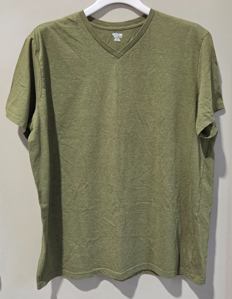 Men’s V-Neck Green T-Shirt Mossimo Size XXL Cotton Poly Blend Short Sleeve