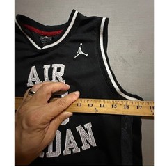 Air Jordan Black Basketball Jersey AIR #23 Sewn Boys Large Sleeveless