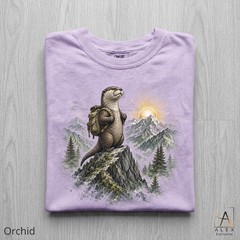 Vintage Otter Hiking Shirt Retro Mountain Nature Wildlife Adventure Unisex Tee