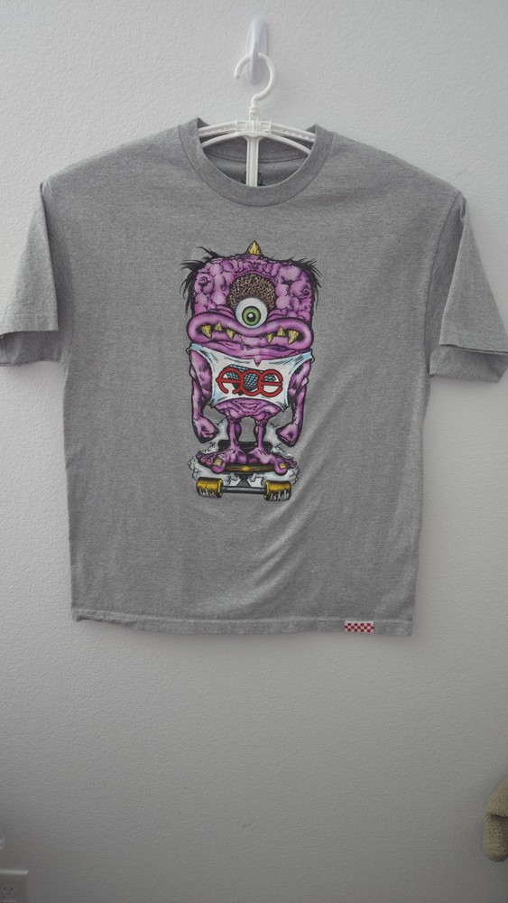 NWOT Diamond Supply Co 2000s Ace Skateboarding Mens XL Gray Monster Shirt XL207