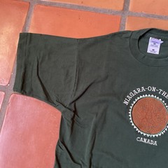 Vintage Fruit Of The Loom Mens L Green T-Shirt Niagara Falls On The Lake Canada