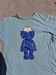 Uniqlo UT KAWS x Uniqlo Men’s Green BFF Graphic Tee Shirt Size L Cotton