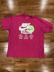Nike World Tour XL Mens Pink Short Sleeve Tee Crew Neck Graphic Tourist City