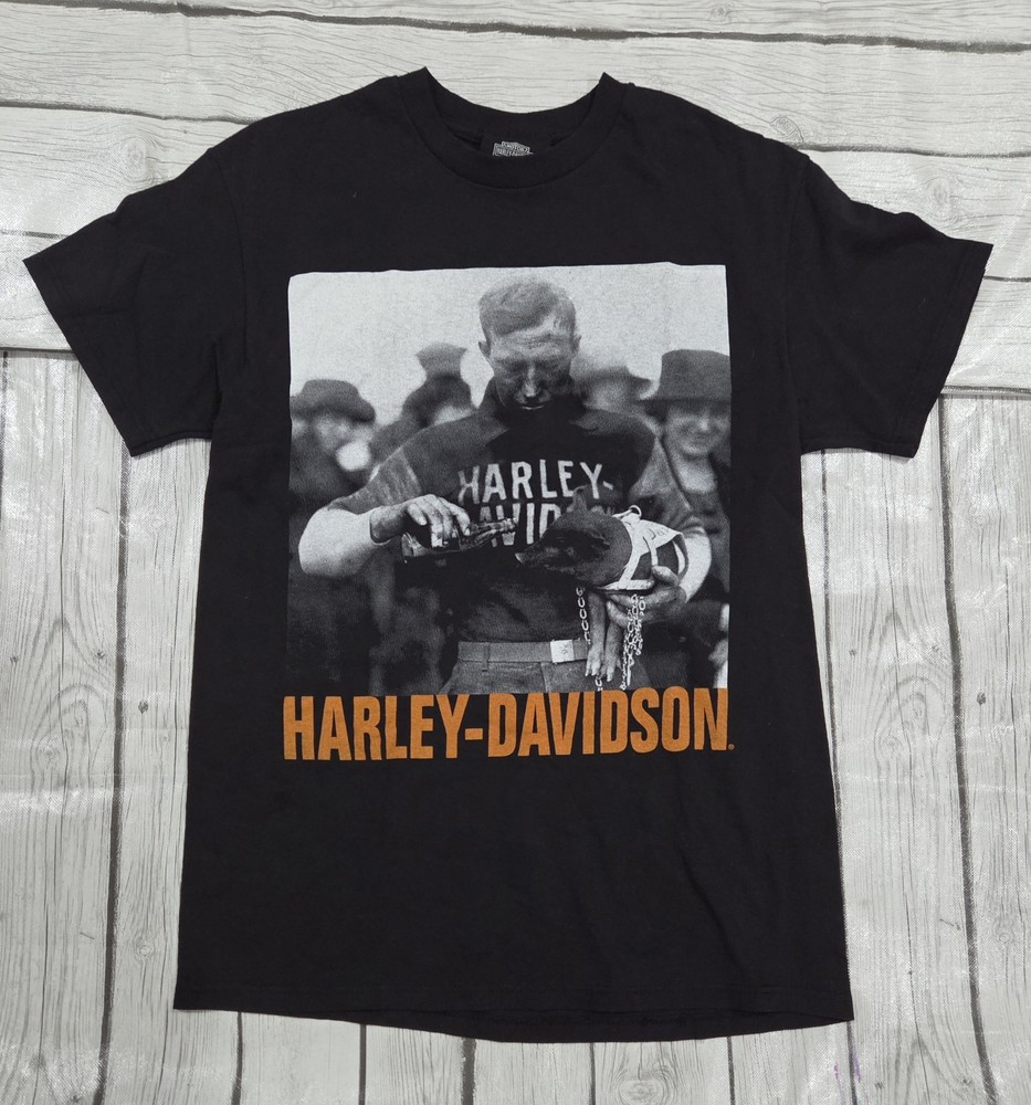 Harley Davidson Museum Milwaukee WI Size Medium (210)