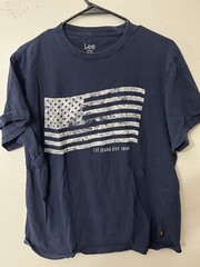 Lee Jeans Mens T Shirt Size M Blue American Flag Graphic on Front Short Sleeve