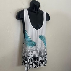 Voi Toi Tank Top Medium Gently worn 97% polyester / 3% spandex 21″ armpits