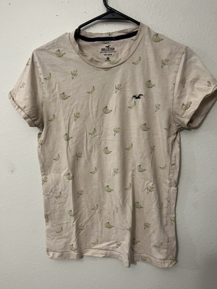 Hollister Must Have Collection XS Logo Men Light Pink Banana Logo Crew shirt.