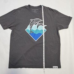 Pink Dolphin Shirt Mens XL Gray Dolphins Ocean Waves Graphic Streetwear Tee