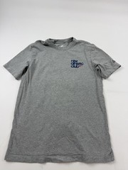 Nike Shirt Mens Medium Heather Gray Graphic Sports Logo Tee Swoosh Athletic Club