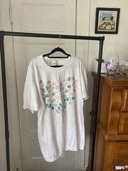 Suite Lips White Cotton Graphic Heart Beach Ocean Crew Neck T-Shirt One Size