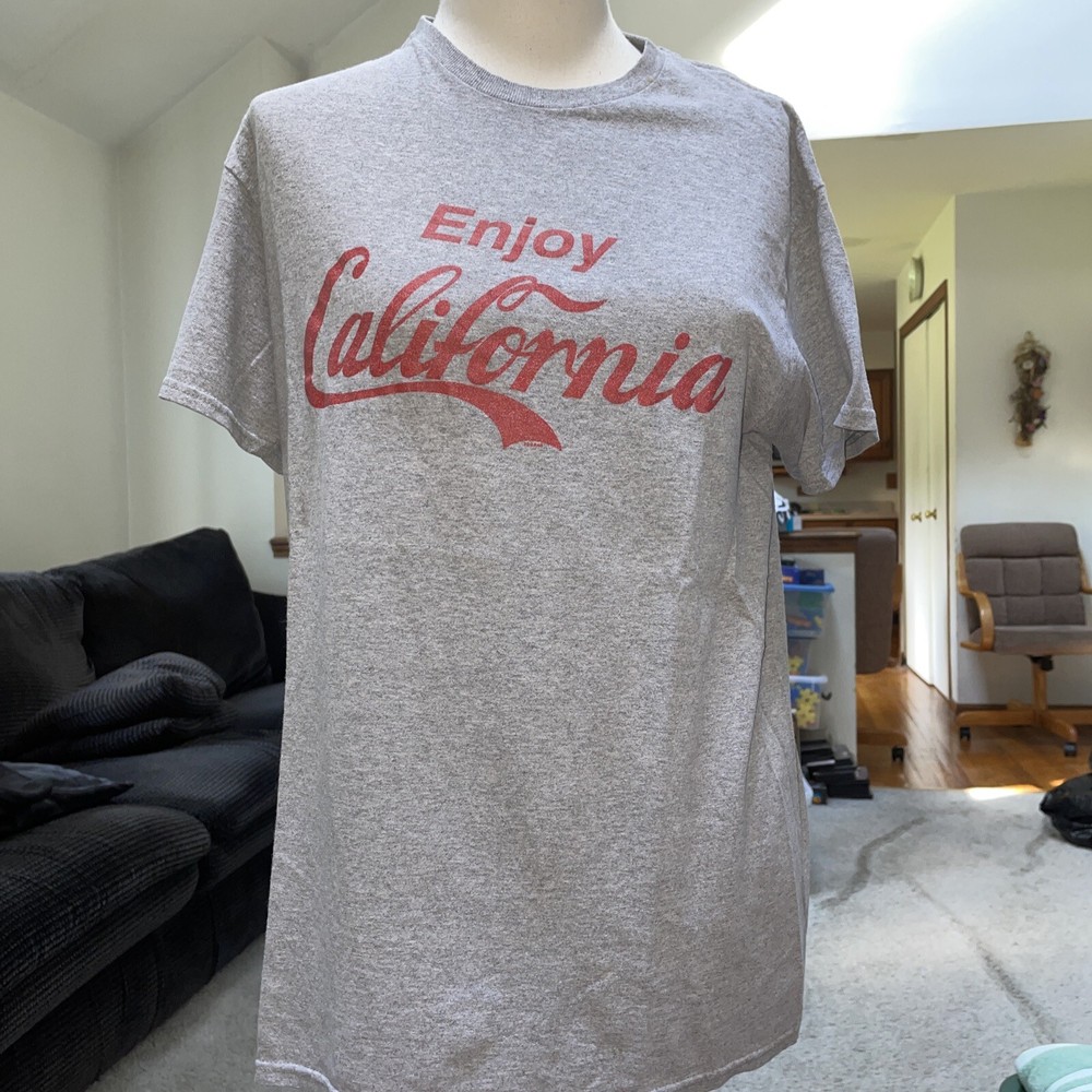 Enjoy California Gray And Red Short Sleeve T Shirt Size Medium