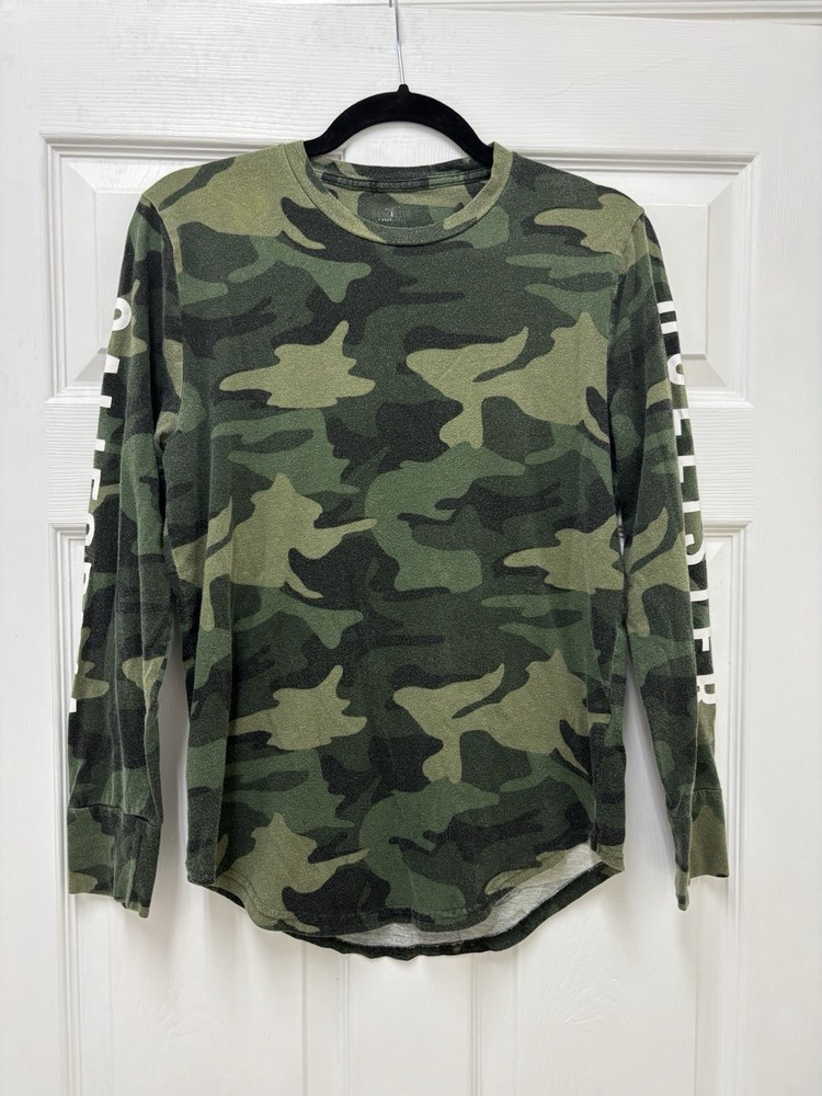 Hollister Men’s Green/Black Camo Long Sleeve Crew Neck Logo T-Shirt Size S