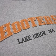 Vintage Hooters Double Sided Graphic T-Shirt Mens XL Lake Union Washington