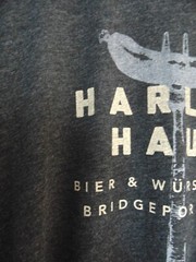 Harlan Haus Bier & Wurst Hall Men’s T-Shirt SZ XL Poly/Cotton/Rayon