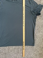 VRST Men’s Icon Tee Size XL T-Shirt Green Soft Active Workout Gym Wear