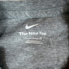 Nike Mens Graphic T-Shirt Gray Triple Swoosh Polka Dot Logo Tee Small AR5006-063