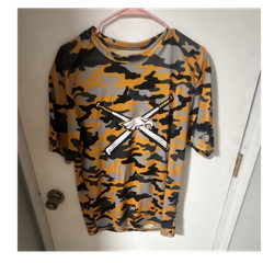 Badger Sport Camo Eagle Logo #48 Gray Black Yellow Men’s T-Shirt M Polyester