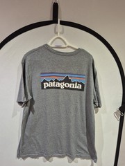 MENS PATAGONIA P-6 LOGO COTTON T-SHIRT SIZE LARGE