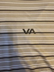 RVCA Men’s Sweep Stripe Crew SS T-Shirt Active Size Medium – Khaki/Black Striped