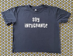 LAT Navy Blue Size L “Soy Inmigrante” Cropped Crewneck Short Sleeve T-Shirt