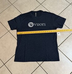 VUORI V1 WORDMARK LOGO MEN’S TEE NAVY COLOR SIZE LARGE NWT