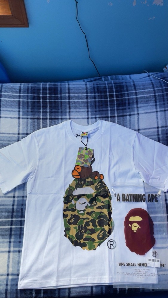 A Bathing Ape Men’s M White Ape Head Camo Graphic Print Crew Neck T-Shirt