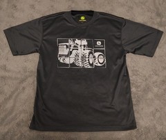 John Deere Men’s Short Sleeved Black T Shirt Tractor Farmer Clothing Size L
