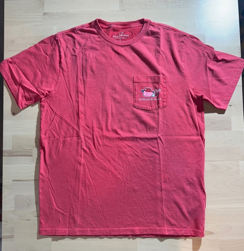 Vineyard Vines Men’s Lifeguard Whale Graphic Pocket T-Shirt – Red (Size M)