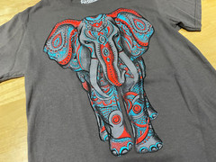 Shirts Happen Elephant Graphics Gray Tshirt – Men’s Sz S