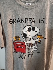 Peanuts Snoopy T-Shirt Size L Large Grandpa Is Joe Fix-It Tool Guy Gildan Y2K