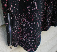 Carbon T-Shirt Men Black W/Red Splatter Pattern With 1/4″ Side Zips Both Sides